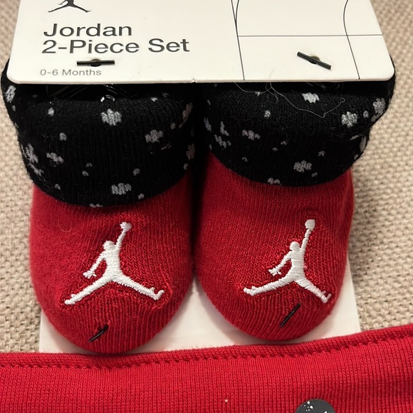 Jordan Nike Air 2-Piece Set - Picture 3 of 7